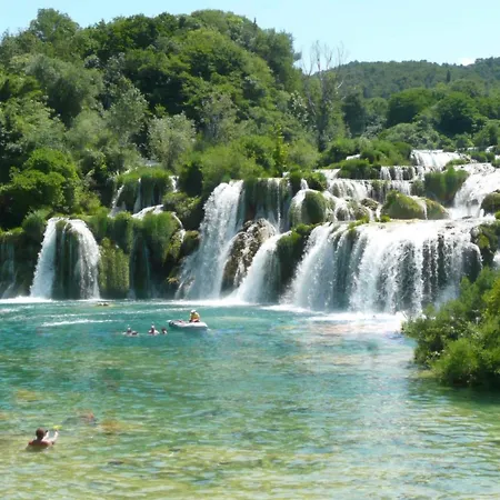 Pinta * Vodice